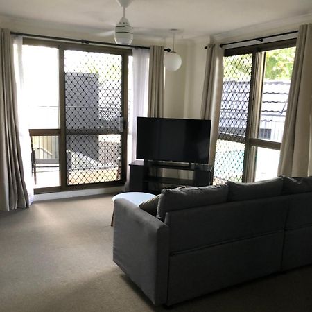 Coral Towers Holiday Suites Cairns Eksteriør bilde