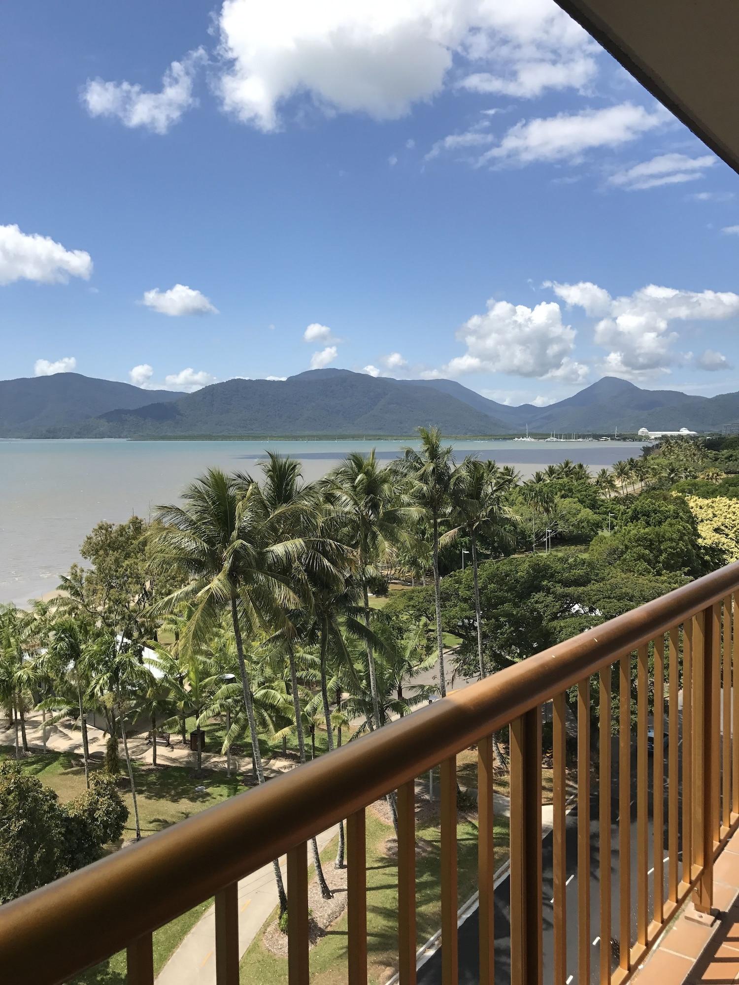 Coral Towers Holiday Suites Cairns Eksteriør bilde