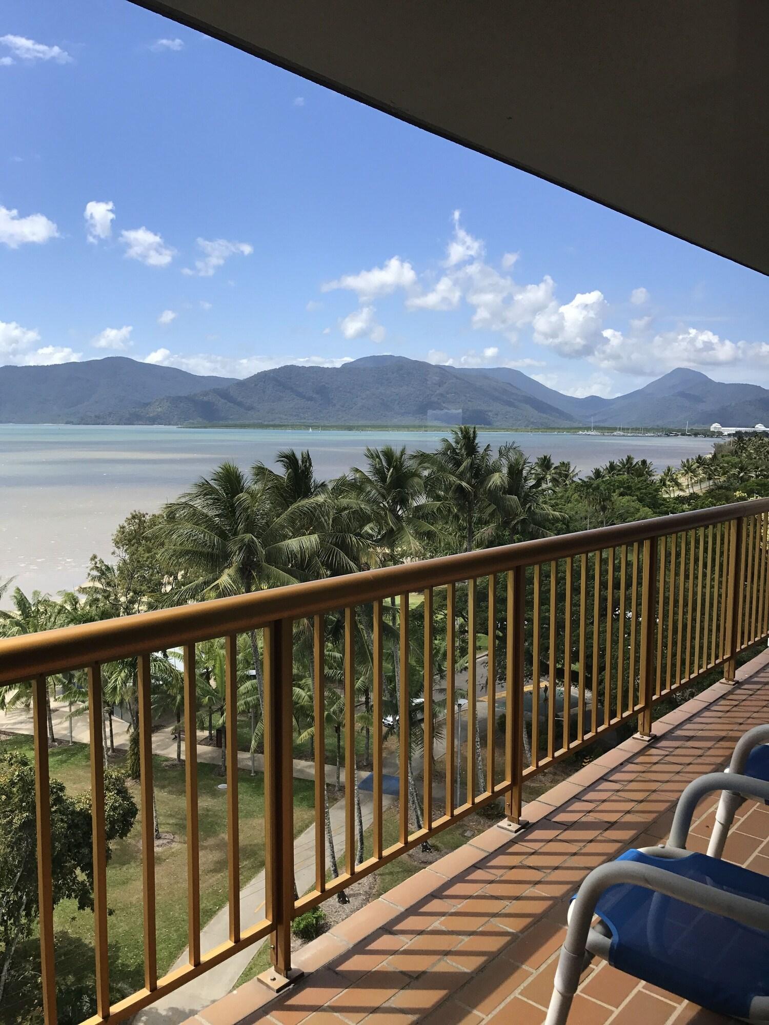 Coral Towers Holiday Suites Cairns Eksteriør bilde
