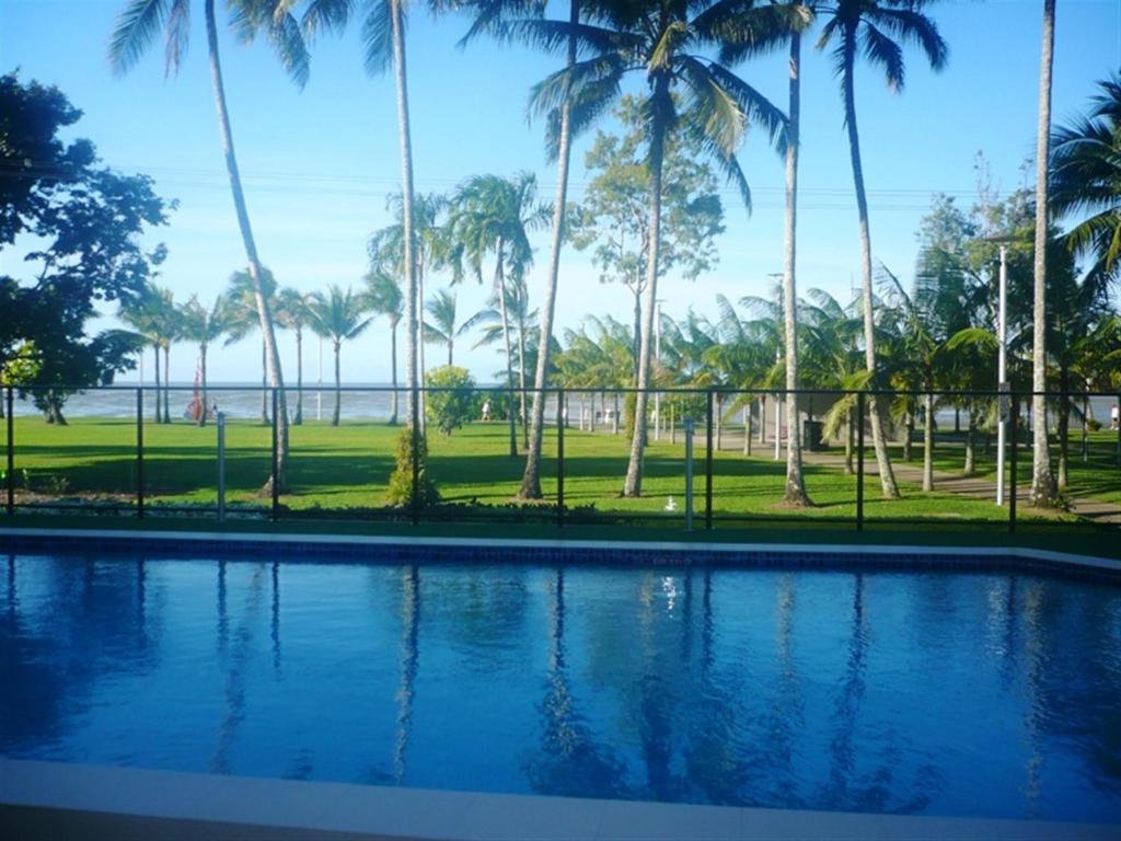 Coral Towers Holiday Suites Cairns Eksteriør bilde